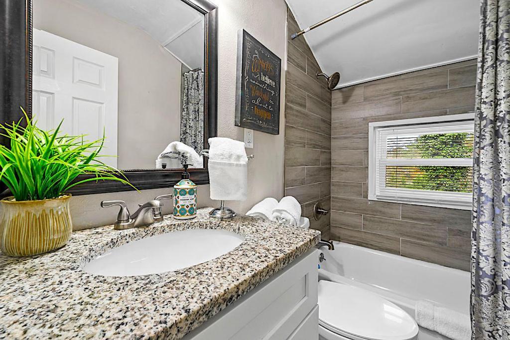 Goodkarma Rentals Refreshed Smyrna Home Near Battery Atl Half Mile To Interstate แอตแลนตา ภายนอก รูปภาพ