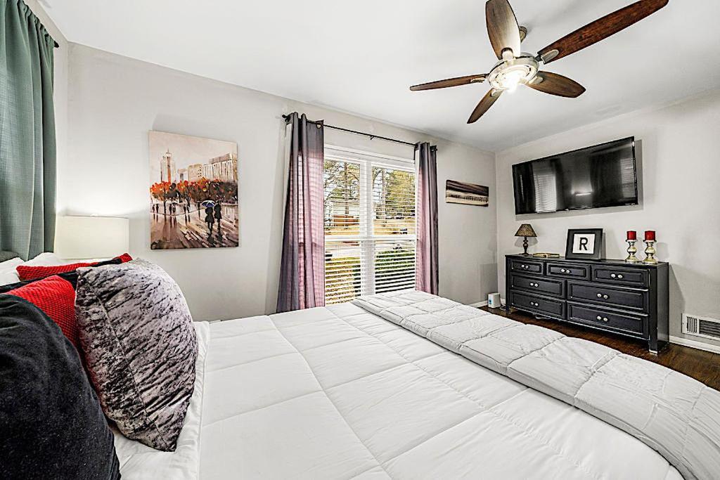 Goodkarma Rentals Refreshed Smyrna Home Near Battery Atl Half Mile To Interstate แอตแลนตา ภายนอก รูปภาพ
